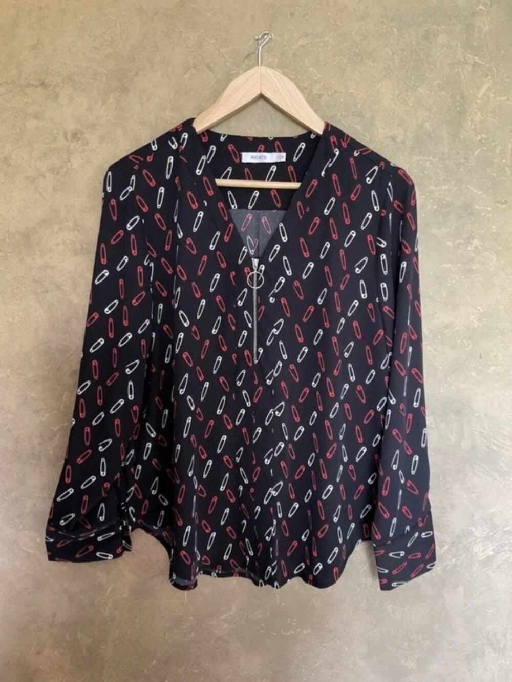 Ricki’s Safety Pins Graphic Blouse Zip Front V-neck Large